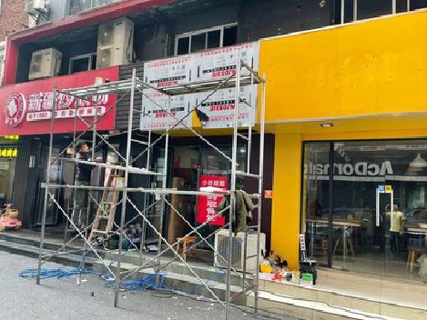 永城制作广告招牌如何避免它发黄？